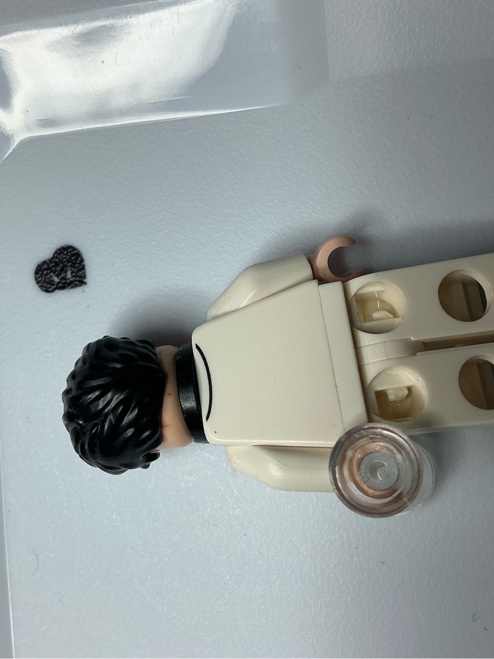 LEGO Bruce Wayne minifigure - Picture 2 of 2